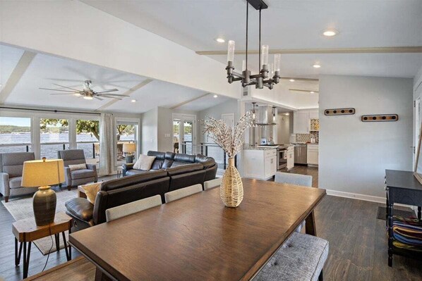 4 habitaciones, decoración personalizada y muebles diferentes