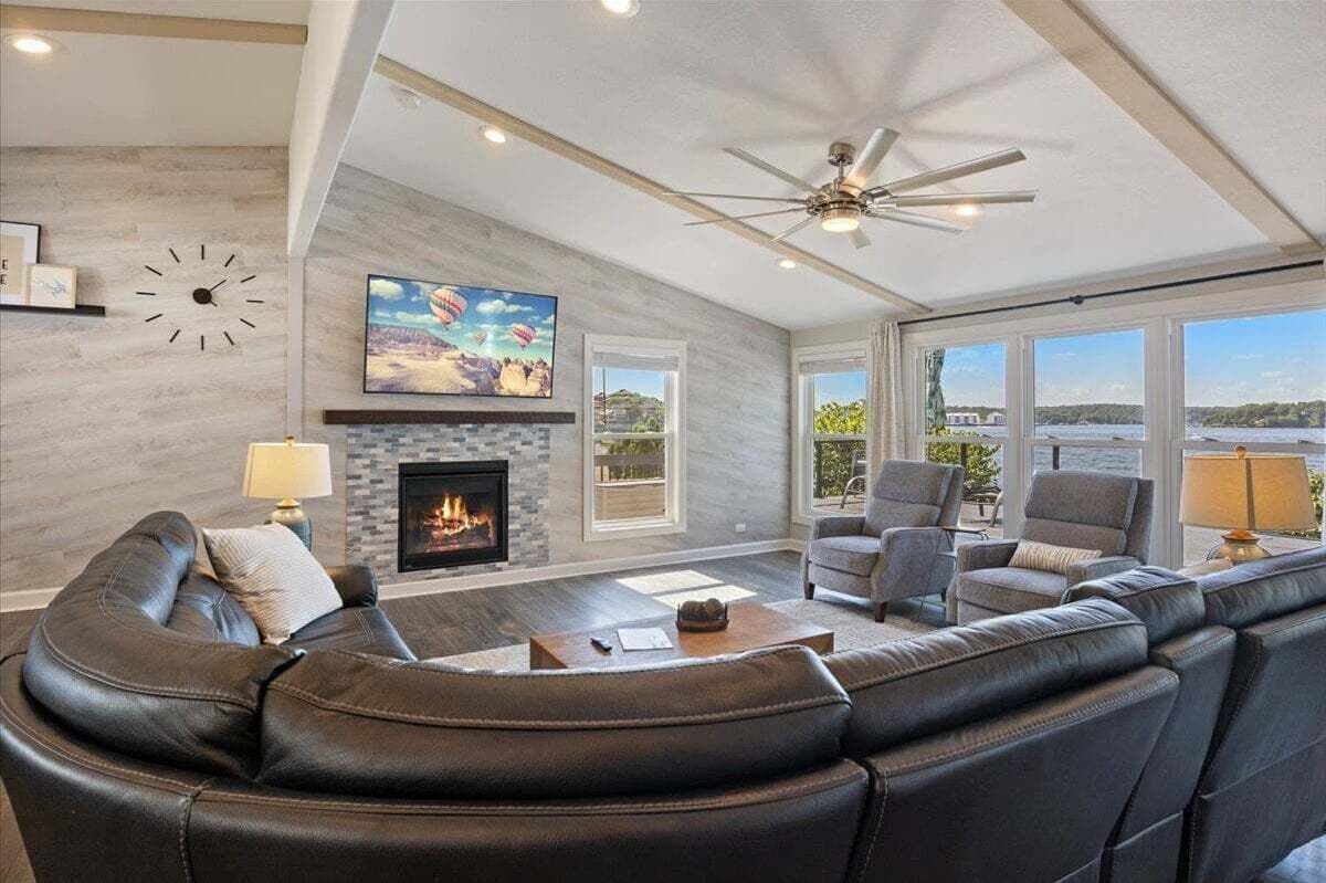 House, Multiple Beds, Patio (Holiday Point) | Living area