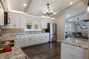 하우스, 침대(여러 개), 파티오 (Holiday Point) | 전용 주방