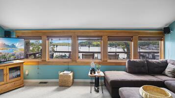 Casa, varias camas, patio (Bikini Bungalow) | Área de sala de estar