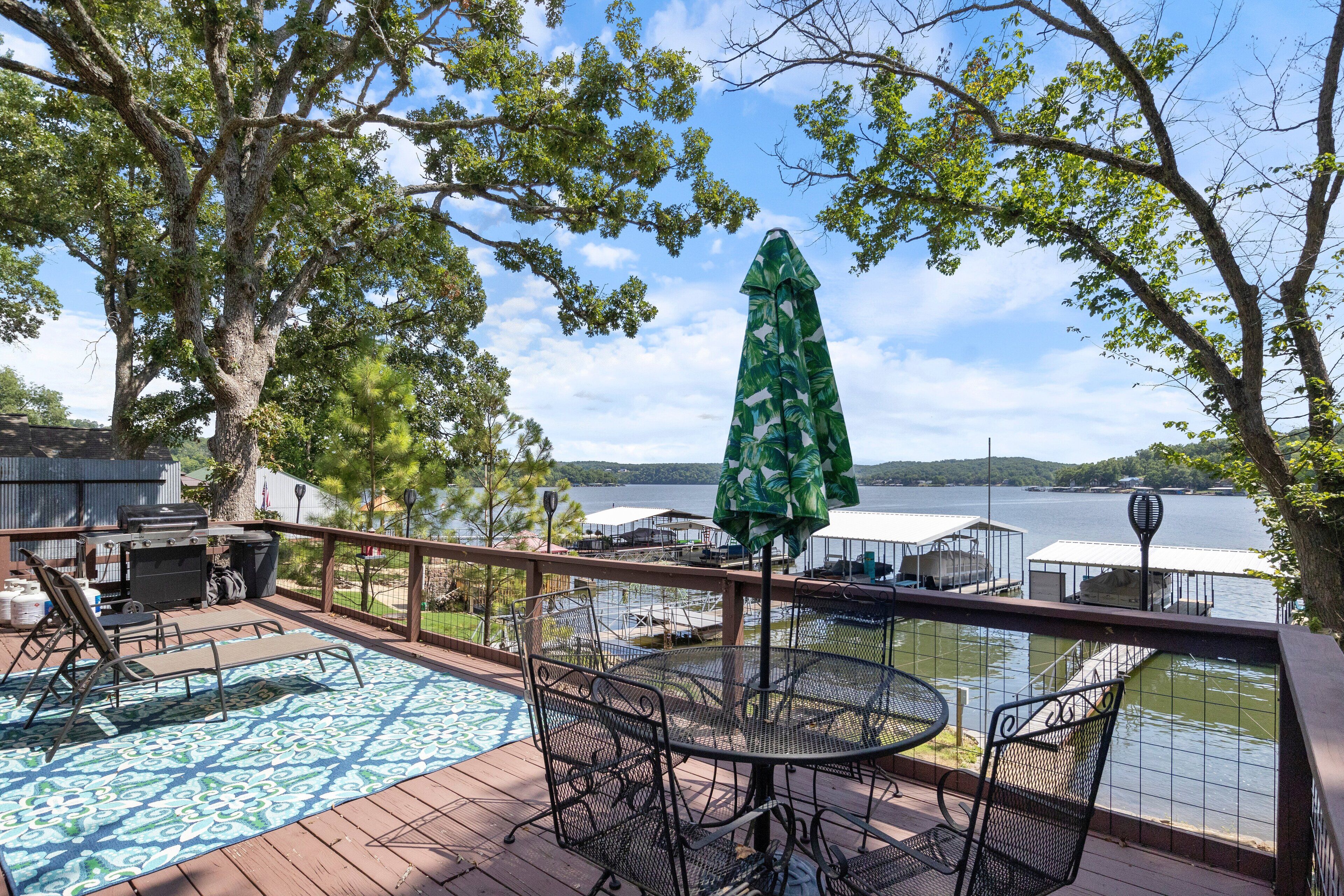 Hus - flera sängar - uteplats (Bikini Bungalow) | Restaurang utomhus