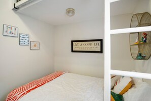 Ferienhaus, Mehrere Betten, Terrasse (Bikini Bungalow) | 3 Schlafzimmer