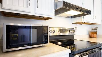 Appartamento, letti multipli, accesso alla piscina (Treetop Vibes on Horseshoe Bend) | Cucina privata