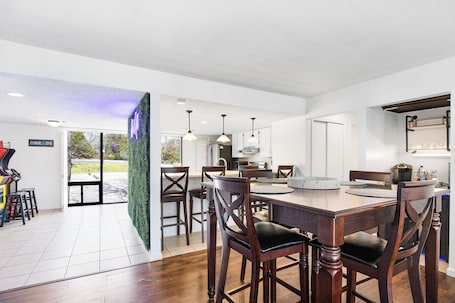 Condo, Multiple Beds, Pool Access (Treetop Vibes on Horseshoe Bend) | 2 bedrooms, individually decorated, individually furnished, bed sheets