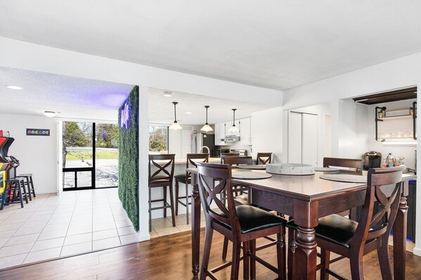 Condo, Multiple Beds, Pool Access (Treetop Vibes on Horseshoe Bend) | 2 bedrooms, individually decorated, individually furnished, bed sheets