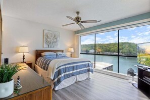 2 bedrooms, individually decorated, individually furnished, bed sheets - Lake Views, Lakefront Pool, Great Location! (Lake Ozark)