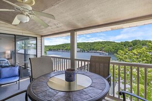 Outdoor dining - Lake Views, Lakefront Pool, Great Location! (Lake Ozark)