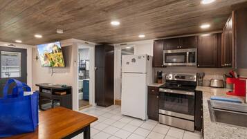 Ferienhaus, Mehrere Betten, Whirlpool (Hawk's Landing) | Eigene Küche