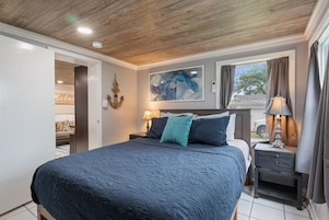2 habitaciones, decoración personalizada y muebles diferentes