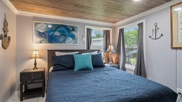 House, Multiple Beds, Hot Tub (Hawk's Landing) | 2 bedrooms, individually decorated, individually furnished, bed sheets