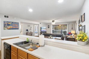 Hus - flere senge - terrasse (Pelican Place) | Interiør