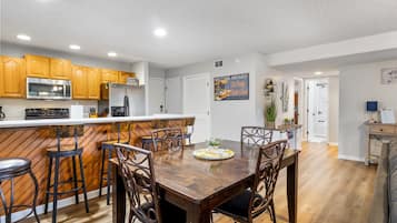 House, Multiple Beds, Patio (Pelican Place) | 2 bedrooms, individually decorated, individually furnished, bed sheets
