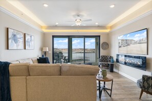 Apartment, Mehrere Betten, Poolzugang (Seas The Day) | Wohnbereich