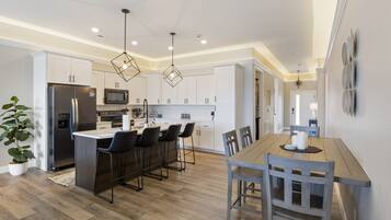 Condo, Multiple Beds, Pool Access (Seas The Day)