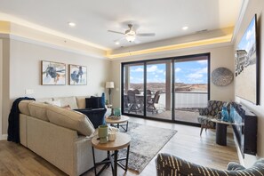 Leilighet, flere senger, adgang til basseng (Seas The Day) | Oppholdsområde