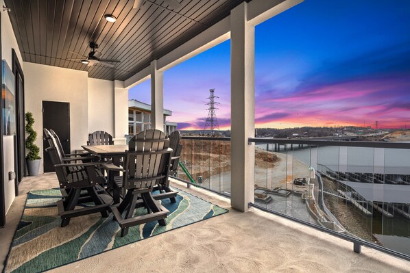 콘도, 침대(여러 개), 수영장 이용 (Seas The Day) | 객실에서 보이는 전망