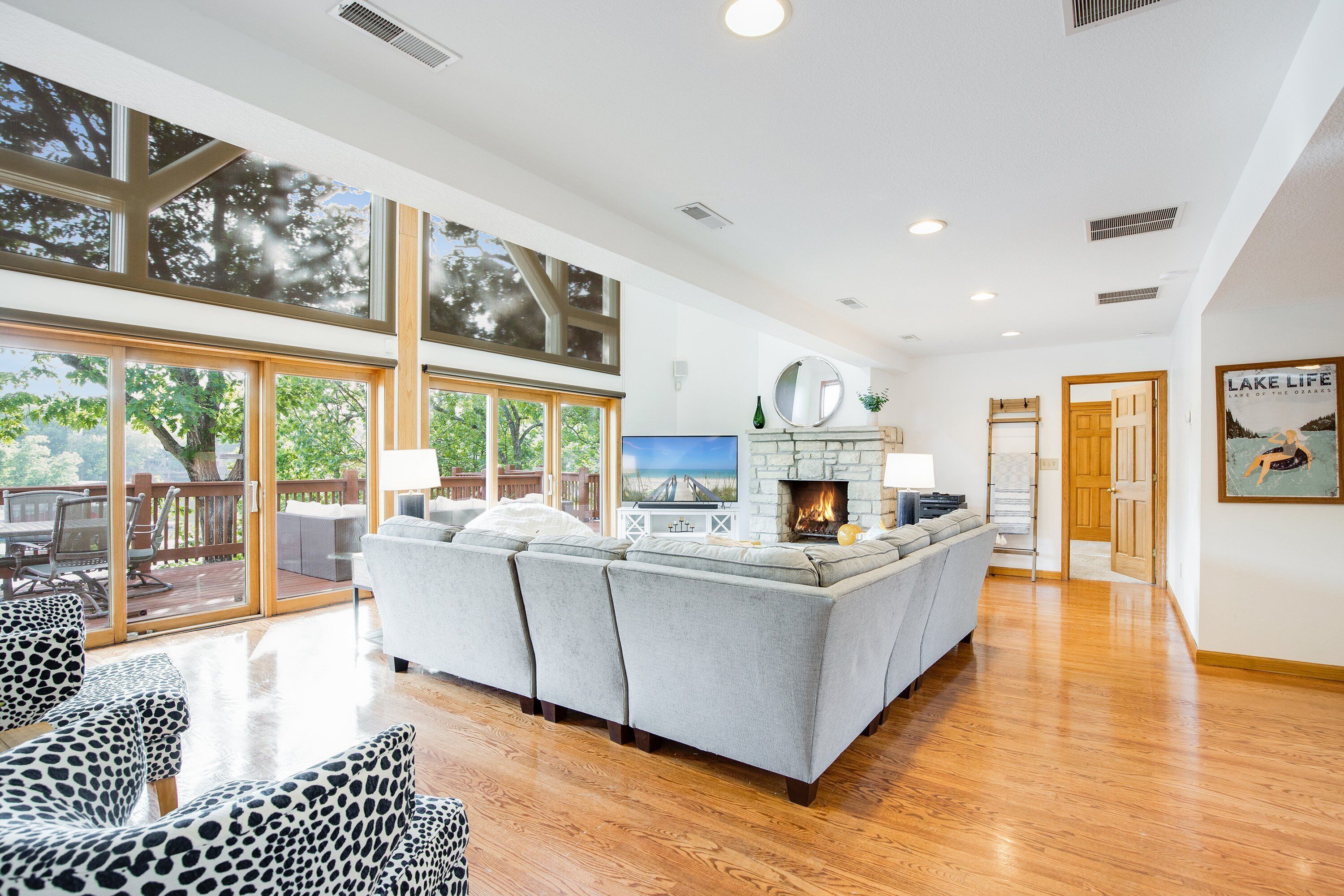 Nhà, nhiều giường, sân hiên (Byrde's Hideaway) | Khu phòng khách