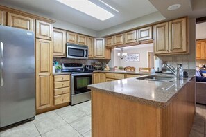 Appart'hôtel, plusieurs lits, accès piscine (Knolls Haven) | Cuisine privée