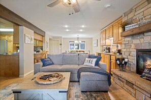 Apartment, Mehrere Betten, Poolzugang (Knolls Haven) | Wohnbereich
