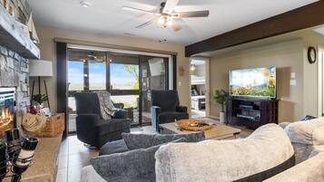 Apartment, Mehrere Betten, Poolzugang (Knolls Haven) | Wohnbereich