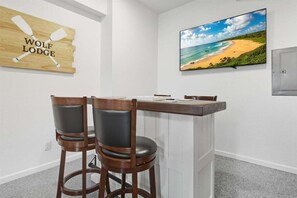 獨棟房屋, 多張床, 庭院 (Wolf Lakehouse) | 電視