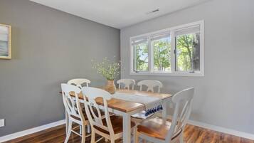 Condo, Multiple Beds, Pool Access (Lakeside Oasis) | Dining