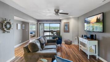 Condo, Multiple Beds, Pool Access (Lakeside Oasis) | Living area