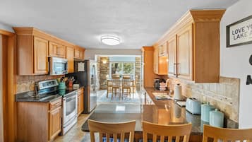 獨棟房屋, 多張床, 庭院 (Bogue Bay Lake Front Oasis) | 私人廚房