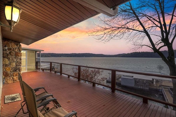 Maison, plusieurs lits, bain à remous (Sunrise Retreat) | Vue de la chambre