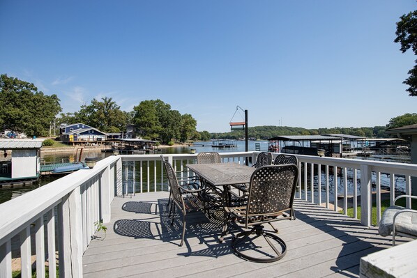 Outdoor dining - Amazing Dock Fishing With Swim Area & Gentle Lot (Gravois Mills)