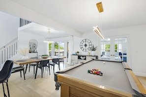 Games room - Newly Remodeled w/ Dock, Boat & PWC Slips, Pool Table & Golden Tee (Osage Beach)