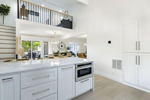 Hus, flere senger, terrasse (Lakeside Lux) | Eget kjøkken