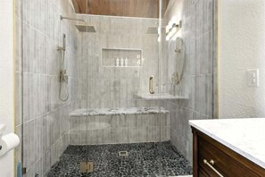 House, Multiple Beds, Hot Tub (Heron at Onyx Edge) | Bathroom