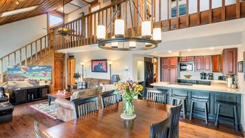 House, Berbilang Katil, Patio (Cozy Digs Lake Lodge) | Bahagian dalam