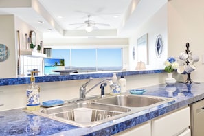 Private kitchen - Upscale Condo, Amazing Views, Pools and Pickleball (Lake Ozark)