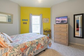 Apartment, Mehrere Betten, Poolzugang (Emerald Escape) | 3 Schlafzimmer, individuell dekoriert, individuell eingerichtet