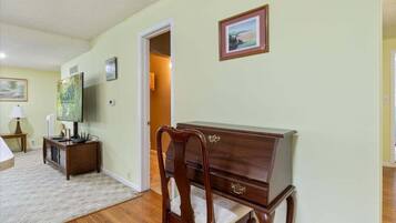 House, Multiple Beds, Patio (Lighthouse Haven) | Interior