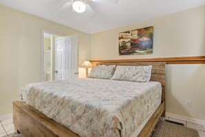 House, Multiple Beds, Patio (Lighthouse Haven) - Lakefront Escape, Sunrise Views, Boat Slip & Community Dock Access (Roach)