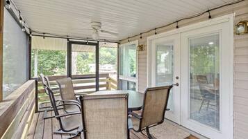 House, Multiple Beds, Patio (Lighthouse Haven) | Outdoor dining