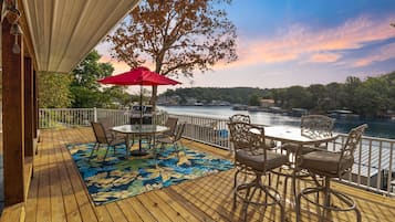 Rumah, Beberapa Tempat Tidur, patio (Aqua Vista) | Tempat makan outdoor