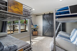 House, Multiple Beds, Patio (Aqua Vista) | 3 bedrooms, individually decorated, individually furnished, bed sheets