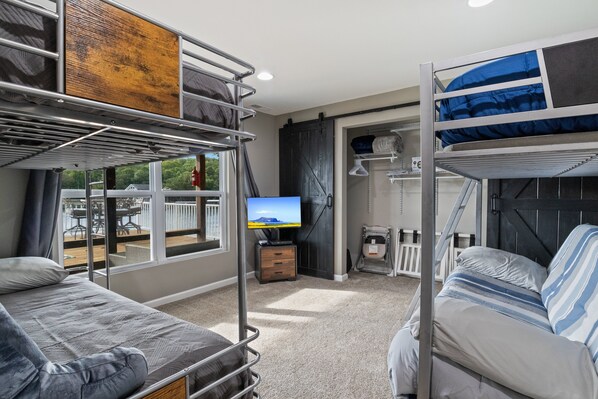 House, Multiple Beds, Patio (Aqua Vista) | 3 bedrooms, individually decorated, individually furnished, bed sheets