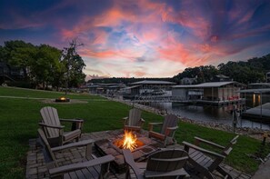 Property grounds - Porto Cima w/ Game Room, Dock, Boat Slip, Kayaks, Lakeside Fireplace & Hot Tub (Sunrise Beach)