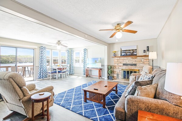 單棟房屋, 多張床, 露台 (Mimosa Escape) | 客廳