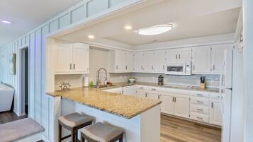 Ferienhaus, Mehrere Betten, Terrasse (Rum Runner) | Eigene Küche