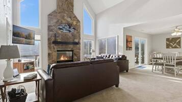 House, Multiple Beds, Patio (Dockside Dreams) | Living area