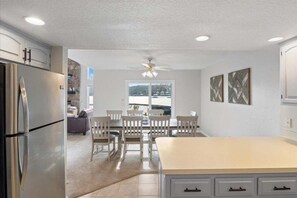 Ferienhaus, Mehrere Betten, Terrasse (Dockside Dreams)