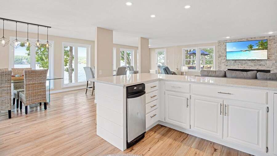 Amazing Decks, Sunsets & Lake Days