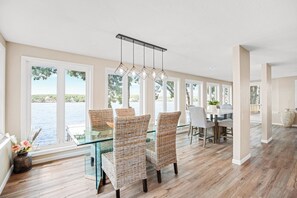 Maison, plusieurs lits, patio (High Tide)