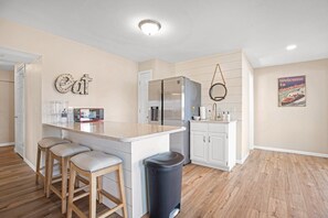 Maison, plusieurs lits, patio (High Tide) | Cuisine privée